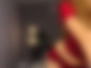 Live cam show with suedreamyy - Red Hair Young Adult on Milfs Live