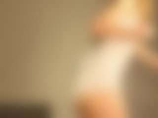 Live cam show with suedreamyy - Tease Red Hair on CamwithHer