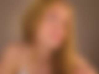 Live cam show with suedreamyy - Red Hair Teen (18+) on live.xheat.ai