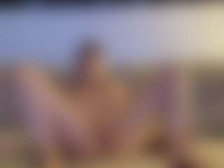 Live cam show with alya-rose - Brown Eyes Blonde Hair on livesuperchat.net