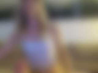 Live cam show with alya-rose - Cute on Dolls Live