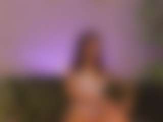 Avelynee's Live Sex Cam Show