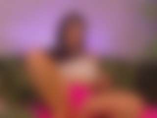 Avelynee's Live Sex Cam Show