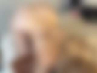 Live cam show with Lilian - Camel Toe on Camsoda