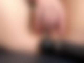 Live cam show with Lilian - Upskirt on Gym Cam Girls