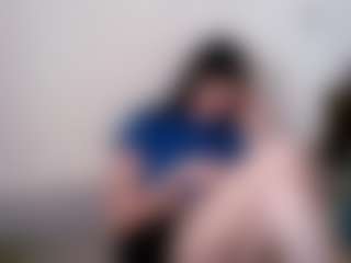 Live cam show with CatarinaKoralewski - Slave on SmokeAndPoke