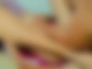 ChloeOhiggins's Live Sex Cam Show