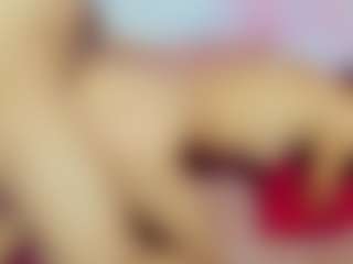 Live cam show with ChloeOhiggins - Brown Eyes on Uber Horny