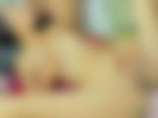 Live cam show with ChloeOhiggins - Young Adult on Livezox