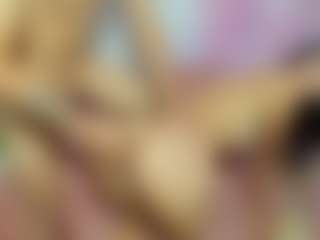 Live cam show with ChloeOhiggins - Facesitting on madthumbs