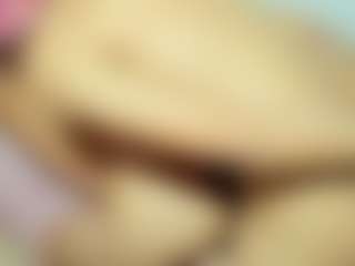 Live cam show with ChloeOhiggins - Teen (18+) on madthumbs