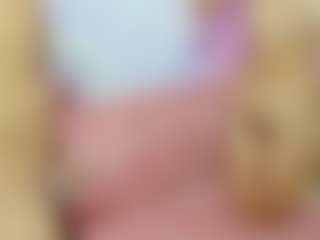 Live cam show with ChloeOhiggins - Ass Bouncing on Dolls Live