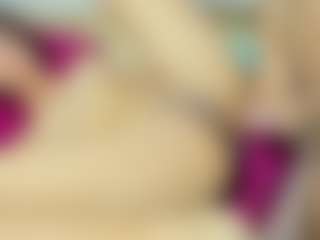 Live cam show with ChloeOhiggins - White on StripNow | colombia
