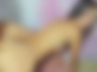 Live cam show with ChloeOhiggins - White on luckytryst.com | colombia
