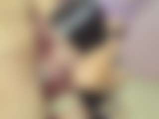 Live cam show with ChloeOhiggins - Camel Toe on StripNow