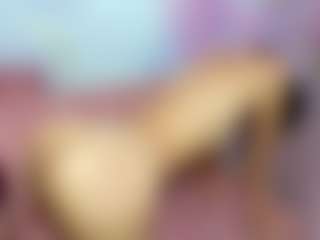 Live cam show with ChloeOhiggins - Tease on TeamSkeetLive
