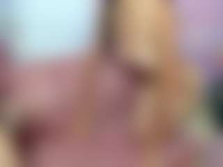 Live cam show with ChloeOhiggins - Camel Toe on live.xheat.ai
