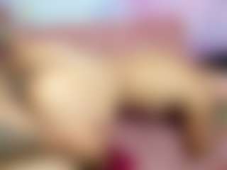 Live cam show with ChloeOhiggins - Facesitting on WildCum