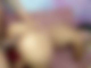 Live cam show with ChloeOhiggins - Skinny on Camsoda