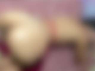 Live cam show with ChloeOhiggins - White on Camsoda | colombia