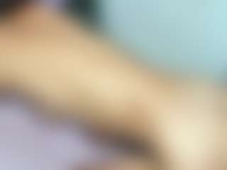 Live cam show with ChloeOhiggins - HD on Camsoda