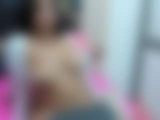 Live cam show with Diiamond18 - Striptease on TeamSkeetLive