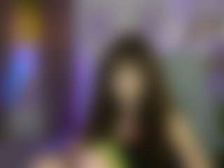 EllaYoung18's Live Sex Cam Show