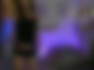 EllaYoung18's Live Sex Cam Show
