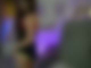 EllaYoung18's Live Sex Cam Show