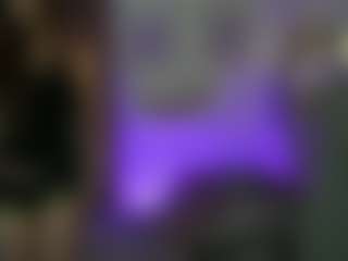 EllaYoung18's Live Sex Cam Show