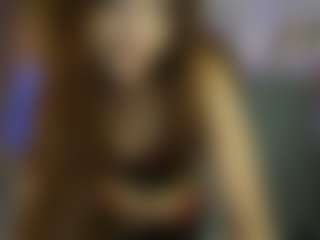 EllaYoung18's Live Sex Cam Show