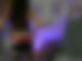 EllaYoung18's Live Sex Cam Show