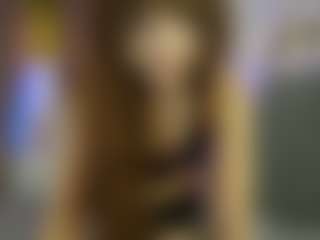EllaYoung18's Live Sex Cam Show