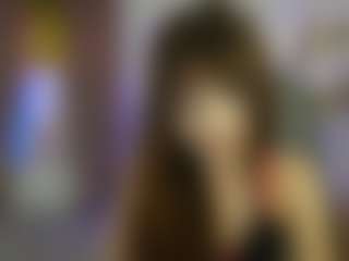 EllaYoung18's Live Sex Cam Show