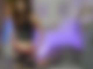 EllaYoung18's Live Sex Cam Show