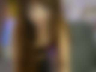 EllaYoung18's Live Sex Cam Show