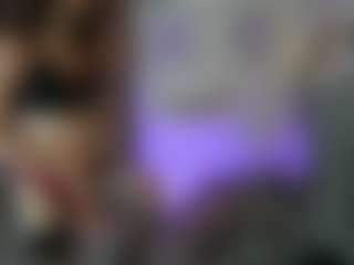 EllaYoung18's Live Sex Cam Show