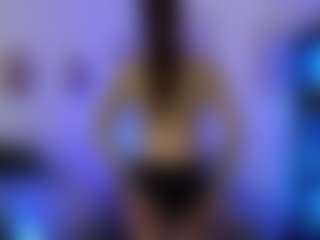 EllaYoung18's Live Sex Cam Show