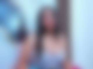 Leslyy19's Live Sex Cam Show