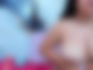 Leslyy19's Live Sex Cam Show