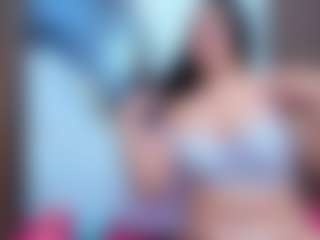 Leslyy19's Live Sex Cam Show