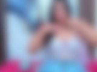 Leslyy19's Live Sex Cam Show