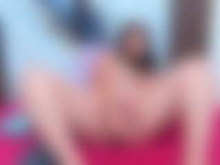 Leslyy19's Live Sex Cam Show