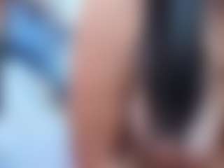 Leslyy19's Live Sex Cam Show