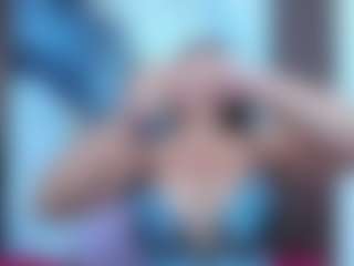 Leslyy19's Live Sex Cam Show