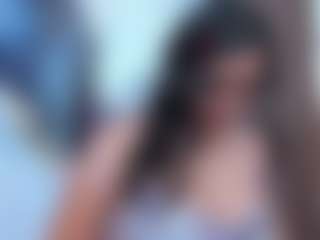 Leslyy19's Live Sex Cam Show