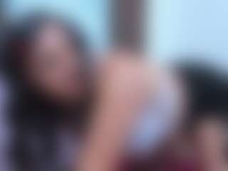 Leslyy19's Live Sex Cam Show