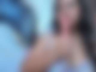 Leslyy19's Live Sex Cam Show