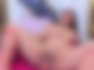 Leslyy19's Live Sex Cam Show