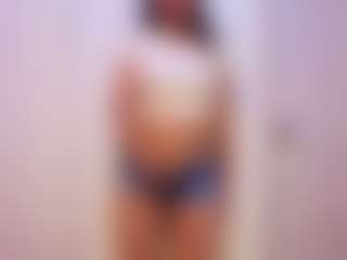 Alahia-Bloom's Live Sex Cam Show